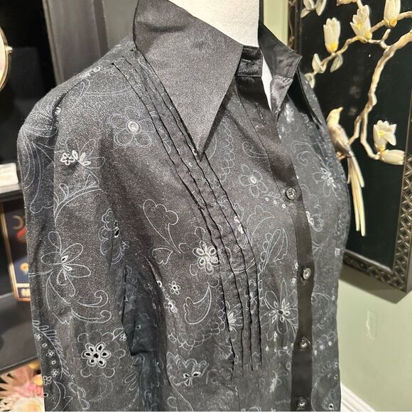 Antilia Femme Black Floral Eyelet Blouse with Satin Trim – Size L - Picture 7 of 12